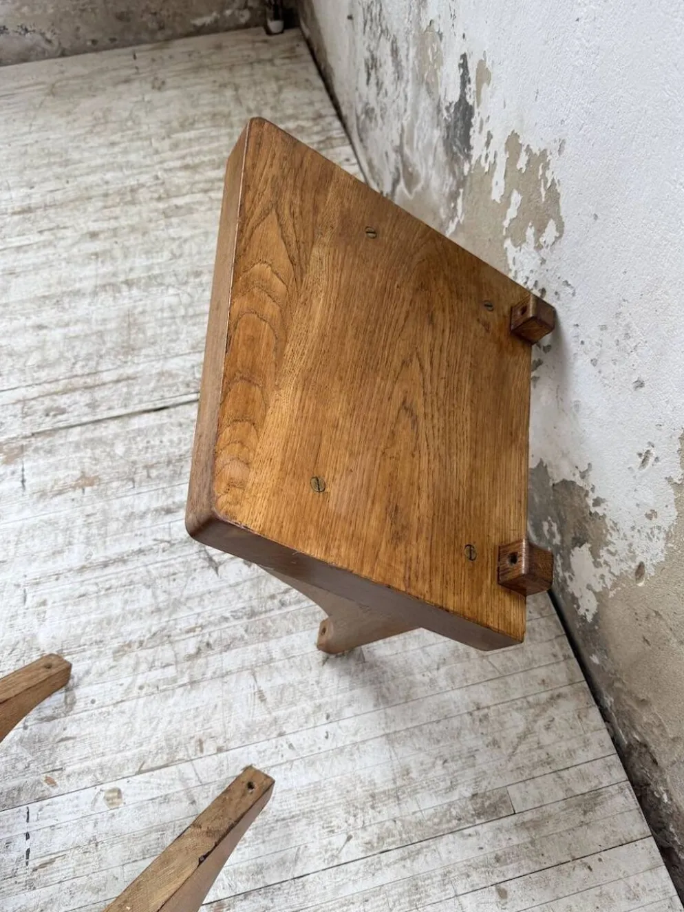 Paire de chevets muraux modernistes constructivistes