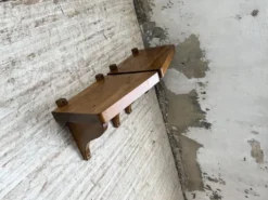 Paire de chevets muraux modernistes constructivistes