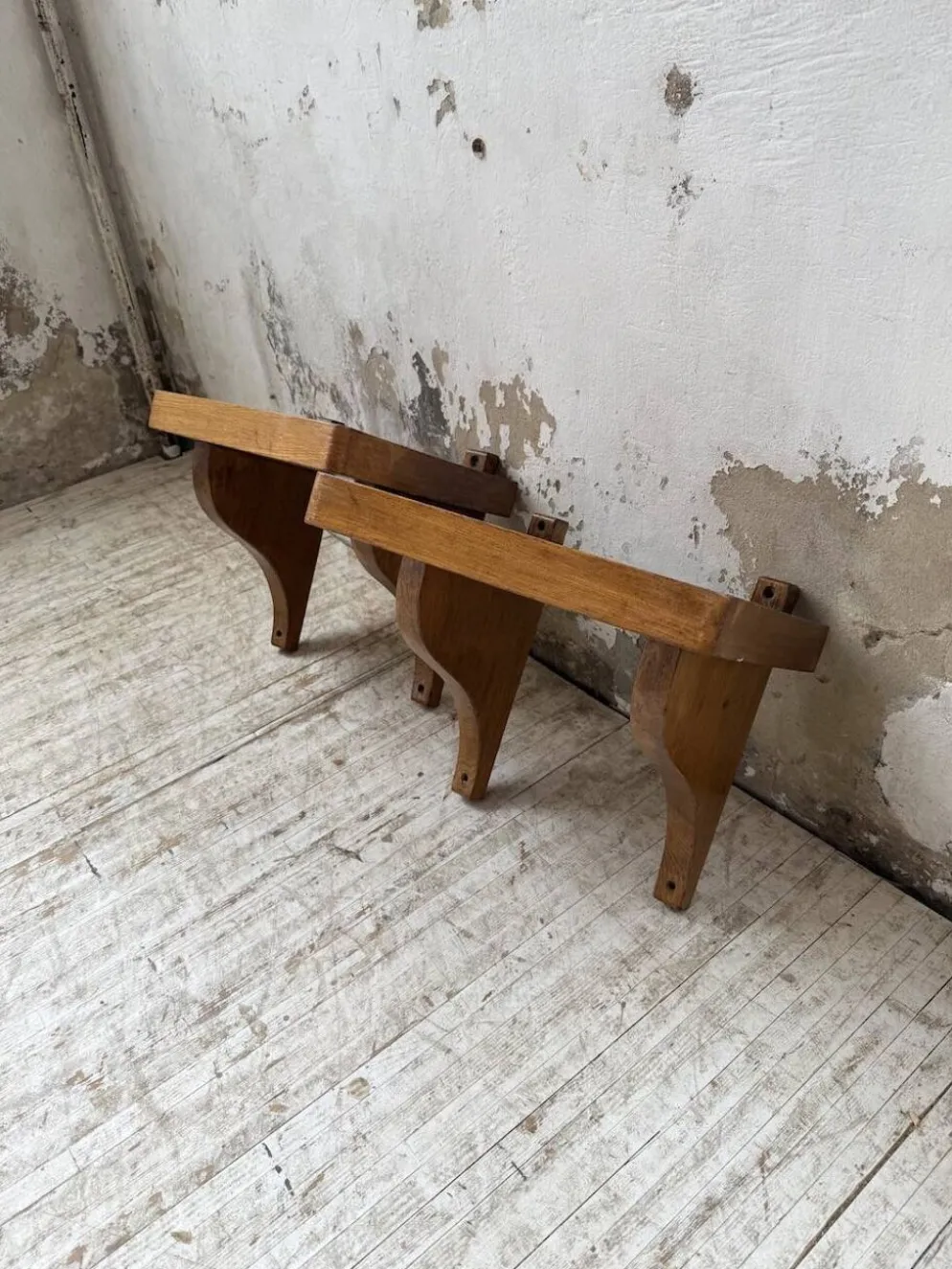 Paire de chevets muraux modernistes constructivistes