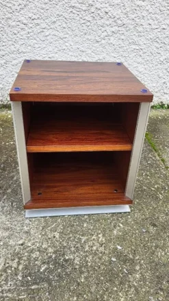 Paire de chevets vintage aluminium et bois