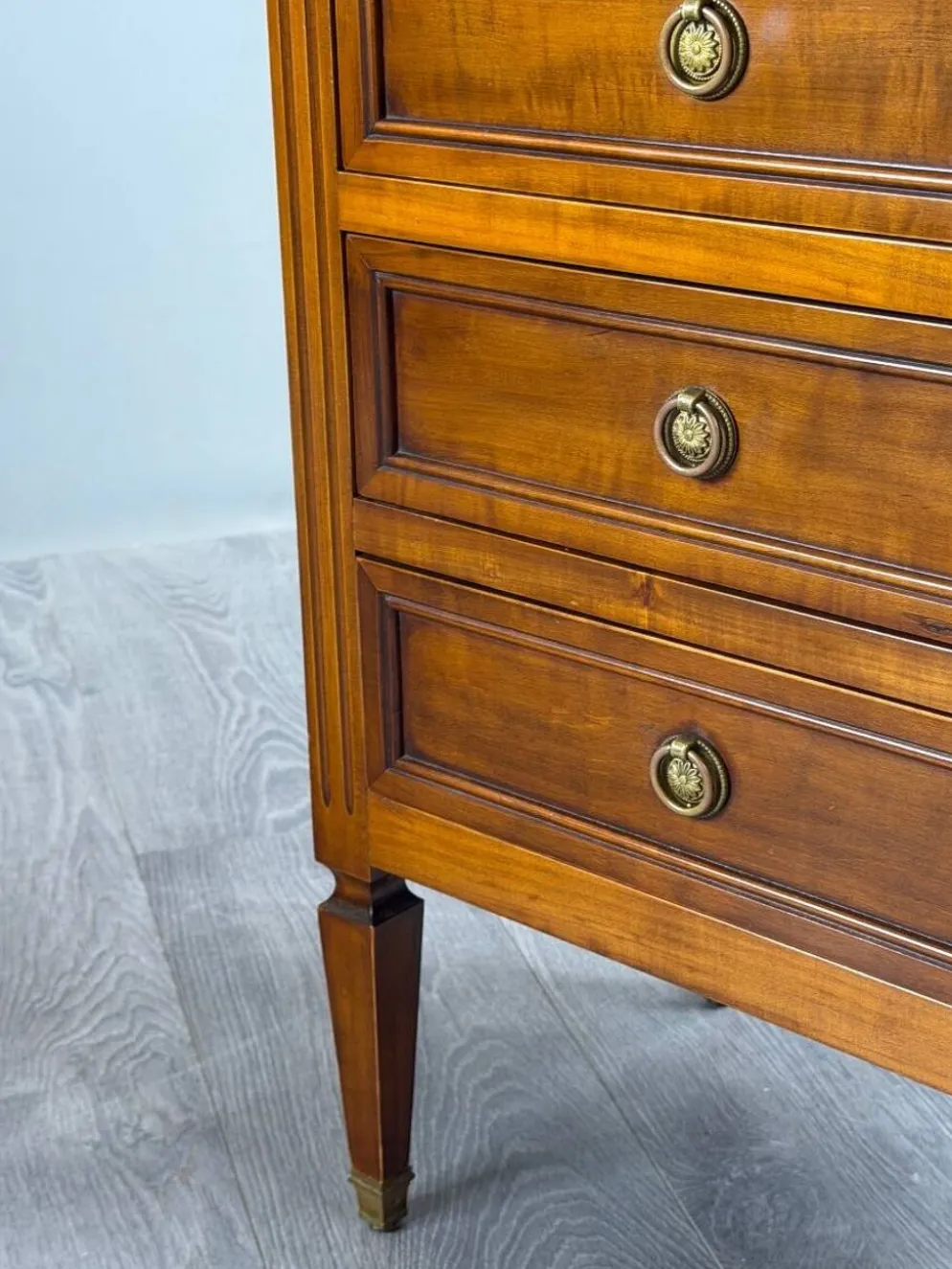 Paire de chiffonniers, meubles de chevet, style Louis XVI, XIXe Siècle