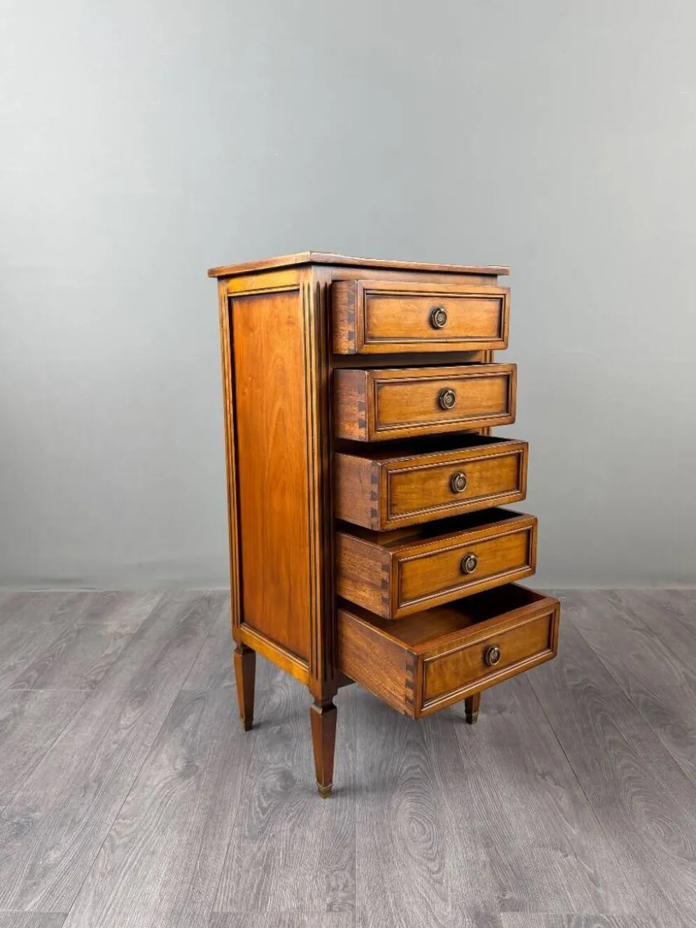 Paire de chiffonniers, meubles de chevet, style Louis XVI, XIXe Siècle