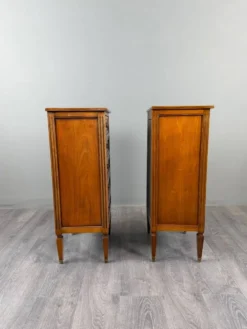 Paire de chiffonniers, meubles de chevet, style Louis XVI, XIXe Siècle