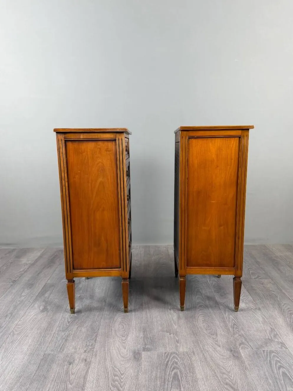 Paire de chiffonniers, meubles de chevet, style Louis XVI, XIXe Siècle