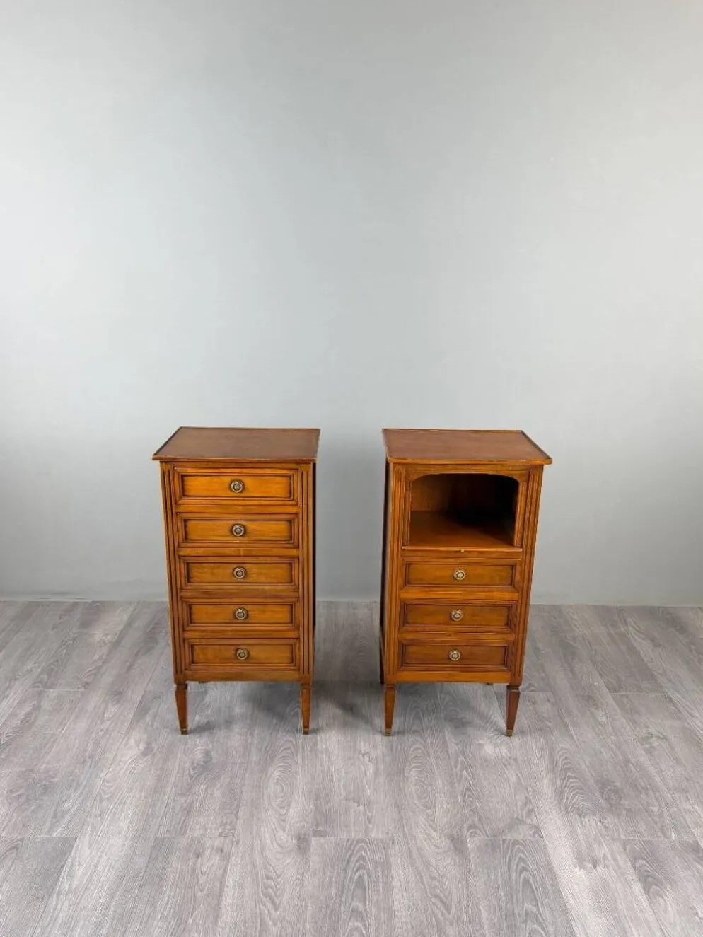 Paire de chiffonniers, meubles de chevet, style Louis XVI, XIXe Siècle