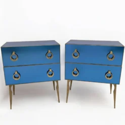 Paire de commodes bleues miroir avec détails en laiton, style milieu de siècle