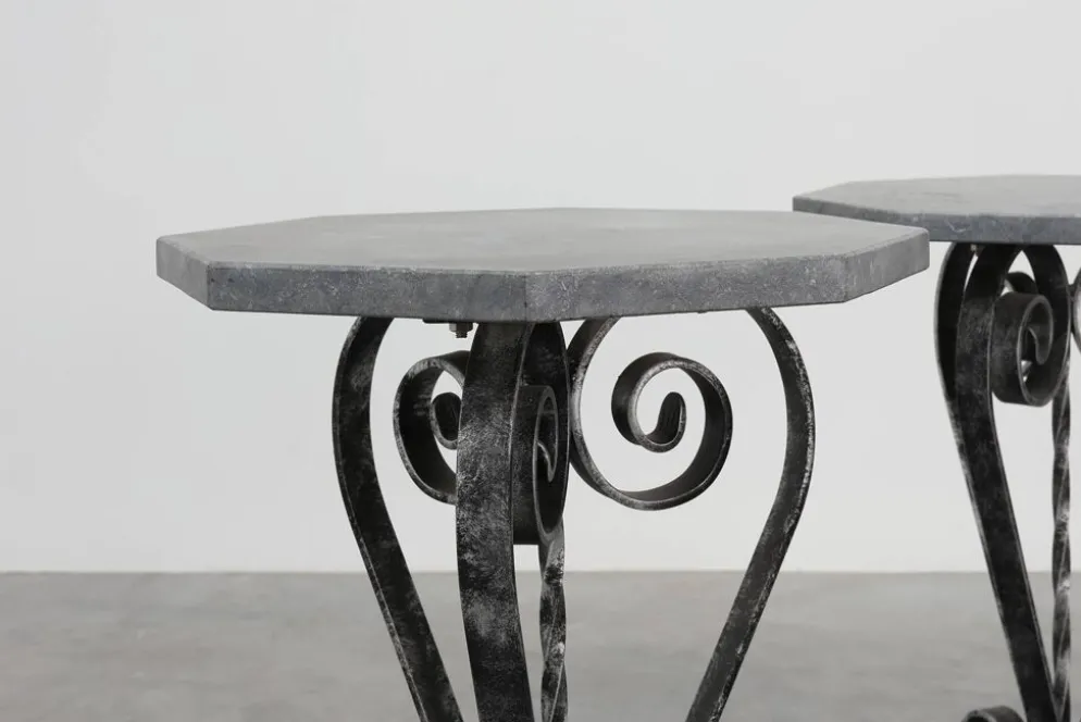 Paire de consoles françaises en fer forgé avec plateaux en pierre bleue belge, années 1950