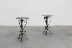 Paire de consoles françaises en fer forgé avec plateaux en pierre bleue belge, années 1950