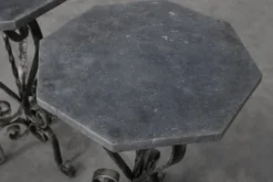 Paire de consoles françaises en fer forgé avec plateaux en pierre bleue belge, années 1950