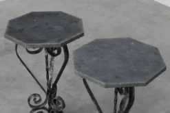 Paire de consoles françaises en fer forgé avec plateaux en pierre bleue belge, années 1950