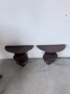 Paire de consoles murales sculptées italiennes