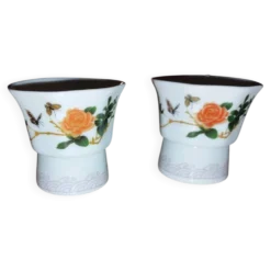 Paire de coquetiers anciens à bille en verre – Décor floral & insectes – Po