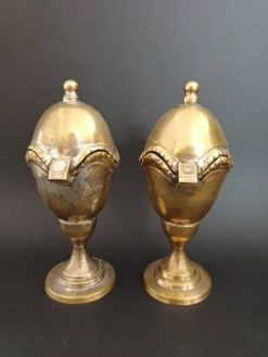 Paire de coquetiers anciens en laiton