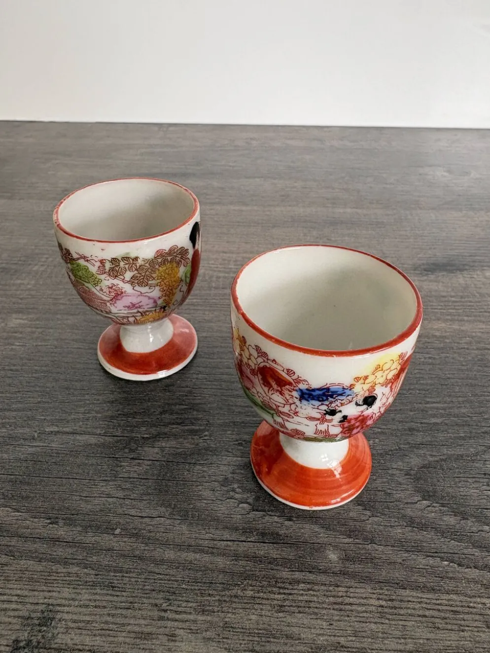 Paire de coquetiers anciens en porcelaine japonaise Kutani