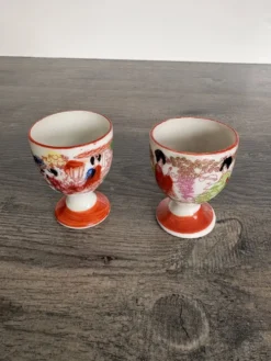 Paire de coquetiers anciens en porcelaine japonaise Kutani
