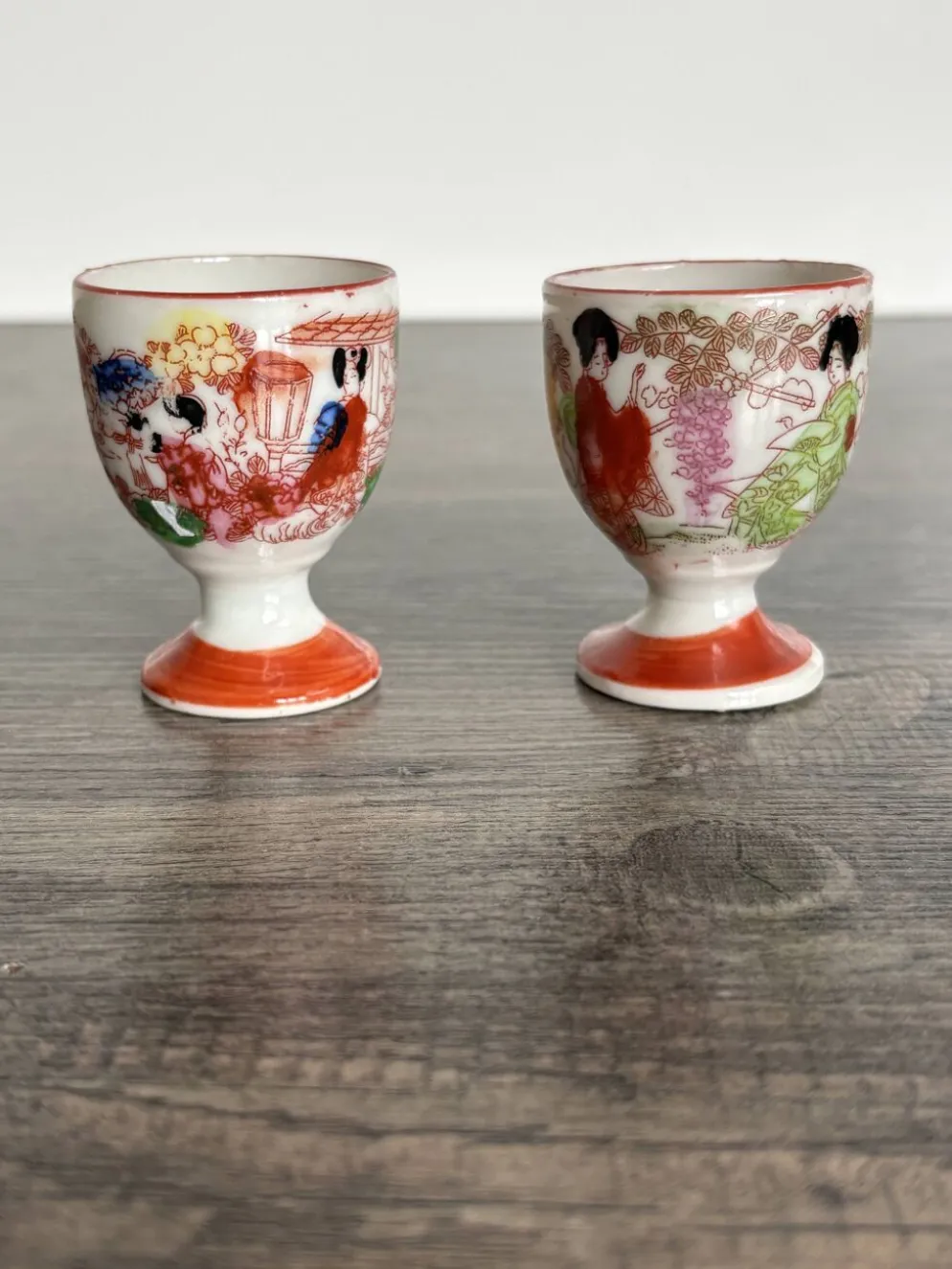 Paire de coquetiers anciens en porcelaine japonaise Kutani