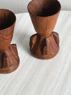 Paire de coquetiers en bois
