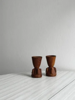 Paire de coquetiers en bois