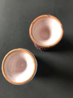 Paire de coquetiers en céramique par Jean Austruy