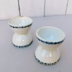 Paire de coquetiers faïence terre de fer vintage