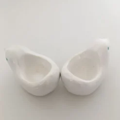 Paire de coquetiers oiseaux