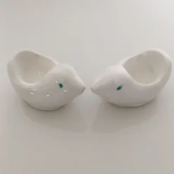 Paire de coquetiers oiseaux