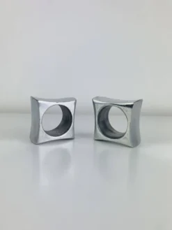 Paire de coquetiers ou ronds de serviette space age en alu, années 70