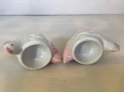 Paire de coquetiers poules