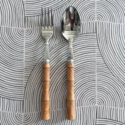 Paire de couverts en inox et buis