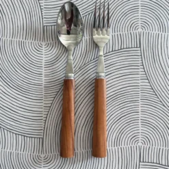Paire de couverts en inox et olivier