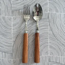 Paire de couverts en inox et olivier