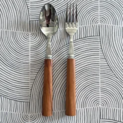Paire de couverts en inox et olivier
