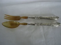 Paire de couverts à salade corne et argent fourré