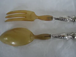 Paire de couverts à salade corne et argent fourré