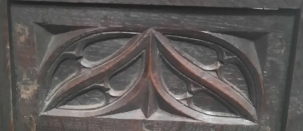 Paire de crédence gothiques
