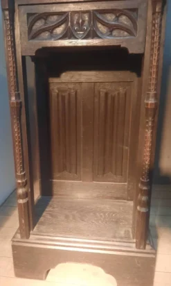 Paire de crédence gothiques