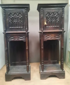 Paire de crédence gothiques