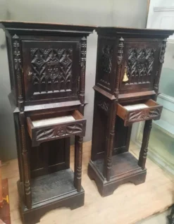 Paire de crédence gothiques