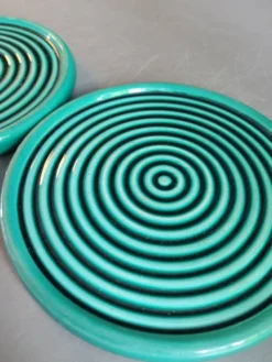 Paire de dessous de bouteille en porcelaine verte