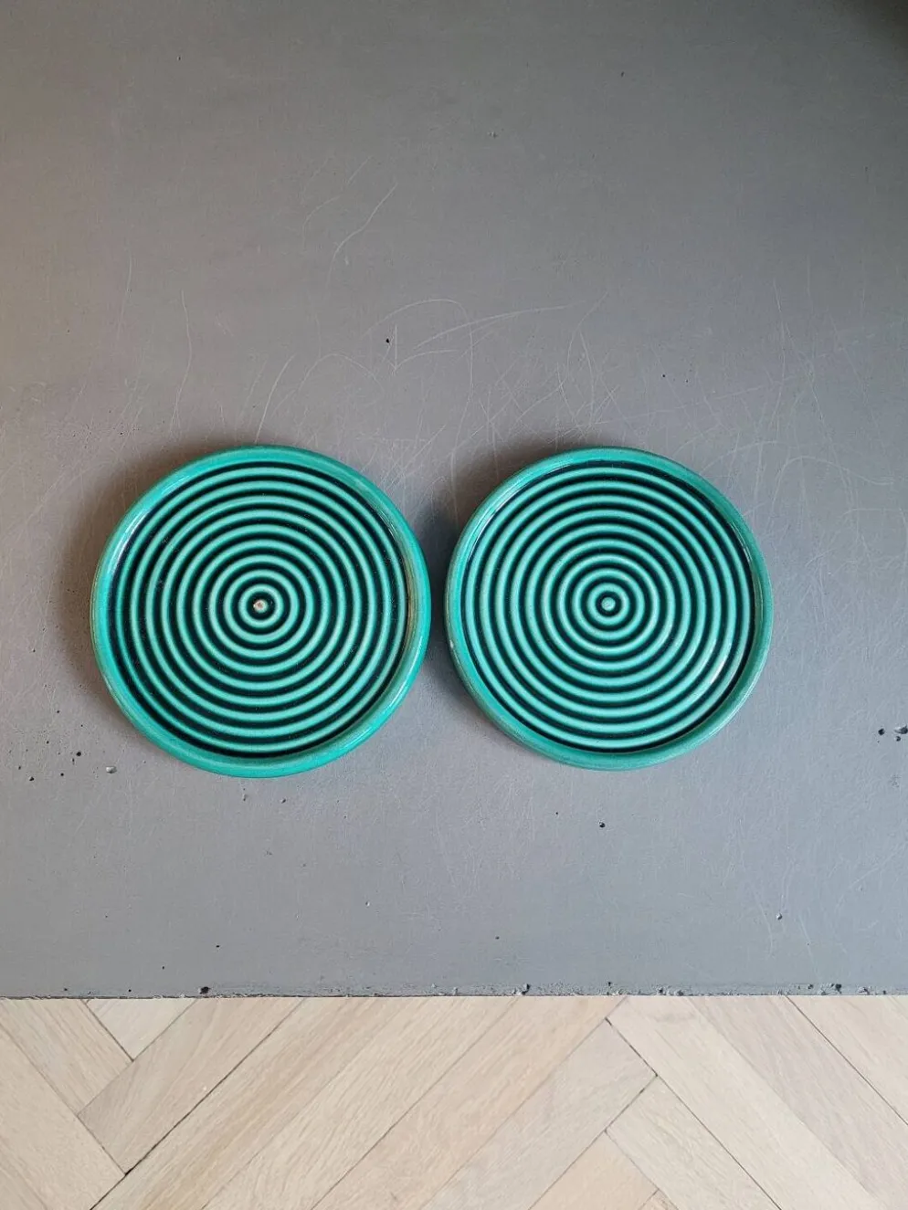 Paire de dessous de bouteille en porcelaine verte