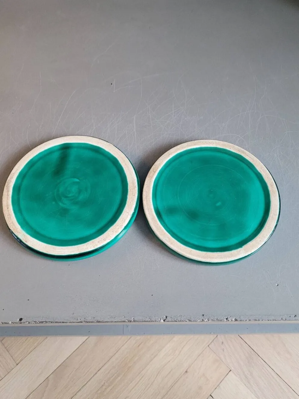 Paire de dessous de bouteille en porcelaine verte