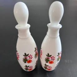 Paire de flacons décor floral