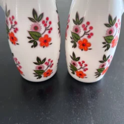 Paire de flacons décor floral