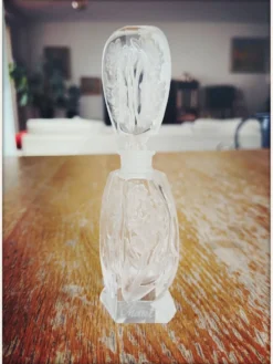 Paire de flacons à parfum anciens en cristal dépoli – Signés Charet