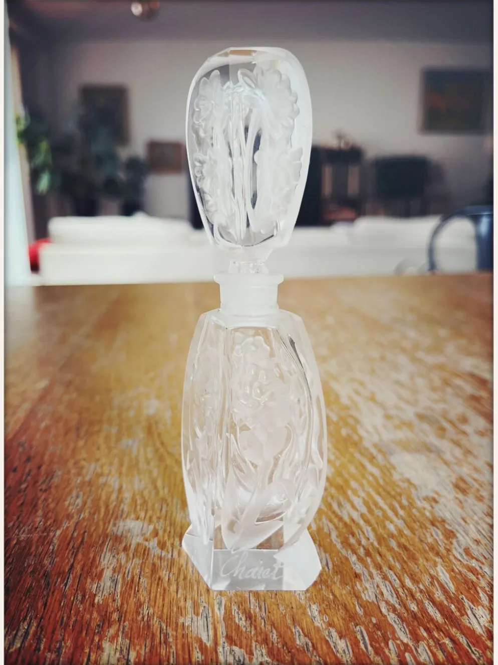 Paire de flacons à parfum anciens en cristal dépoli – Signés Charet