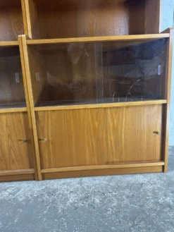 Paire de grande bibliothèques vitrines vintage en bois – années 60/70