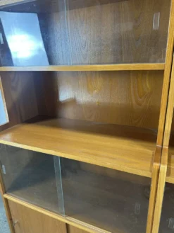 Paire de grande bibliothèques vitrines vintage en bois – années 60/70