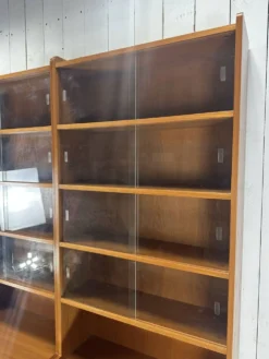 Paire de grande bibliothèques vitrines vintage en bois – années 60/70