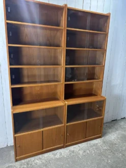 Paire de grande bibliothèques vitrines vintage en bois – années 60/70