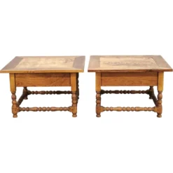 Paire de grandes tables de nuit en chêne massif européen, années 1980.